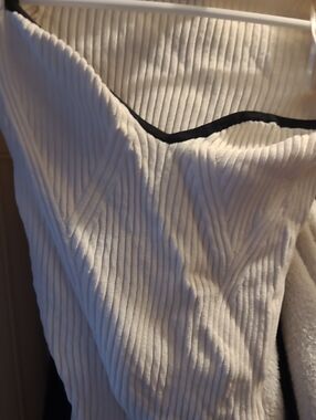 H&M White Ribbed Short Sleeve Top with Black Trim